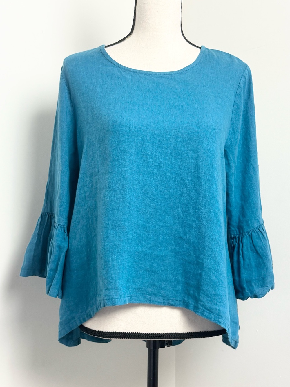 Bryn Walker Fran Linen Top L Bell Sleeve Blue  Lagenlook Minimalist Boho Luxury